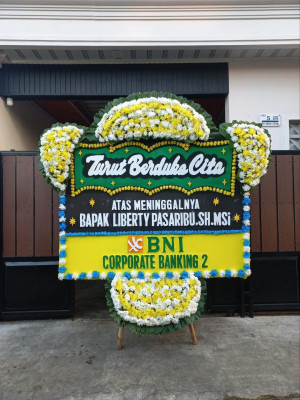 Papan Bunga Duka di Gubu Kusuma