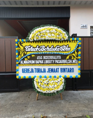 Papan Bunga Duka di Gubu Kusuma