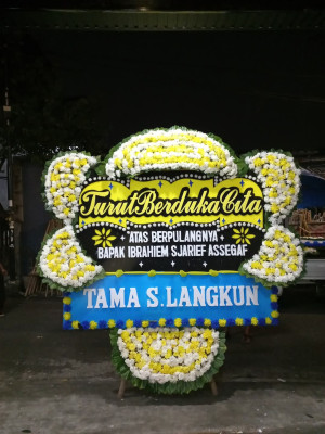 Papan Bunga Duka di Gubu Kusuma
