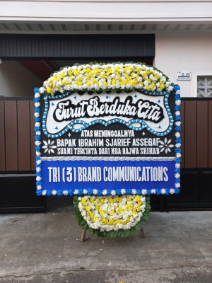 Papan Bunga Duka di Gubu Kusuma